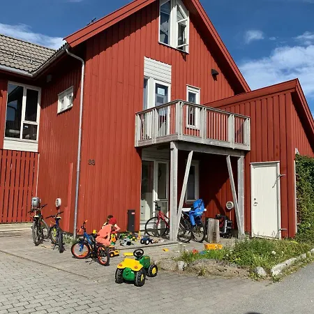 Delicate Ocean Front House - Rorbu Style Vakantiehuis