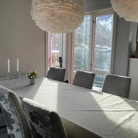 Delicate Ocean Front House - Rorbu Style Ballstad