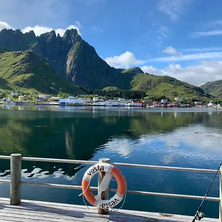 Vakantiehuis Delicate Ocean Front House - Rorbu Style *