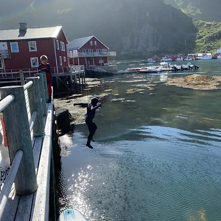Delicate Ocean Front House - Rorbu Style 別荘 バルスタ