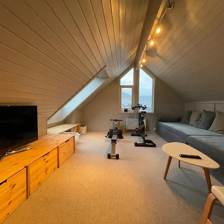 Delicate Ocean Front House - Rorbu Style バルスタ