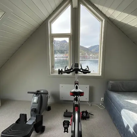 Delicate Ocean Front House - Rorbu Style Vakantiehuis Ballstad