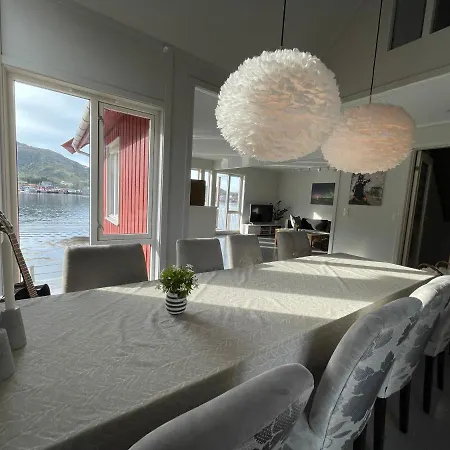 別荘 Delicate Ocean Front House - Rorbu Style *