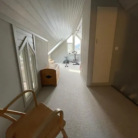 Delicate Ocean Front House - Rorbu Style 別荘 *