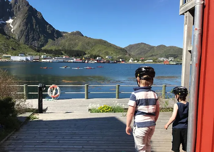 Delicate Ocean Front House - Rorbu Style Tatil Evi Ballstad