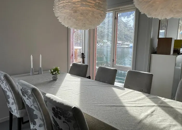 Delicate Ocean Front House - Rorbu Style Ballstad