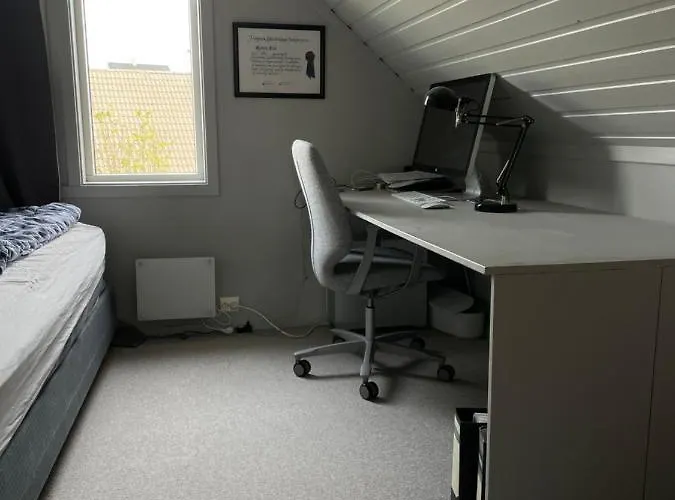 Delicate Ocean Front House - Rorbu Style * Ballstad