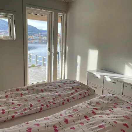 Delicate Ocean Front House - Rorbu Style Ballstad
